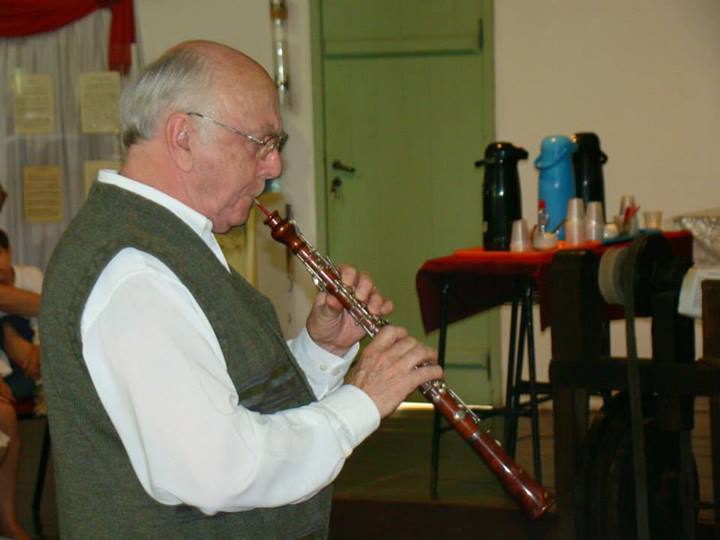 Hans Hermann Ziel playing oboe
